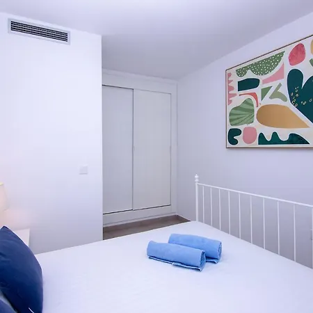 Urban Sun 140 Pool By Holidays קורלחו