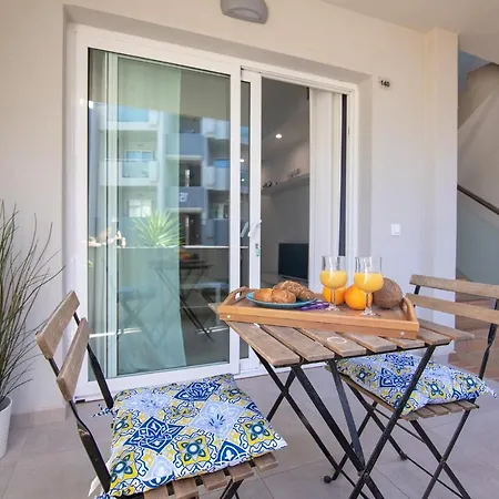 Urban Sun 140 Pool By Holidays Apartment *